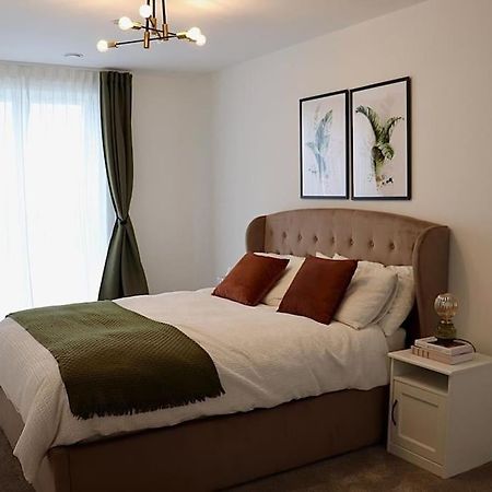 A Stylish Two Bedroom Modern Apartment With Parking Barking  Exterior foto